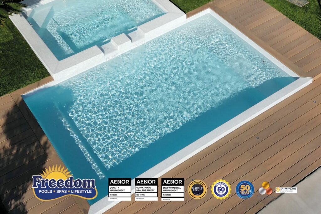 piscine coque modèle City 80