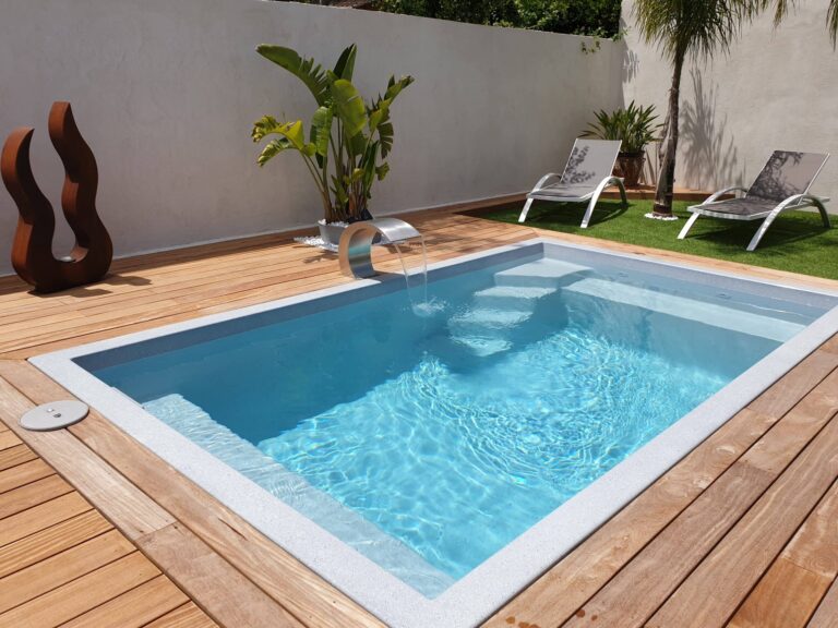 piscine coque australienne modèle City